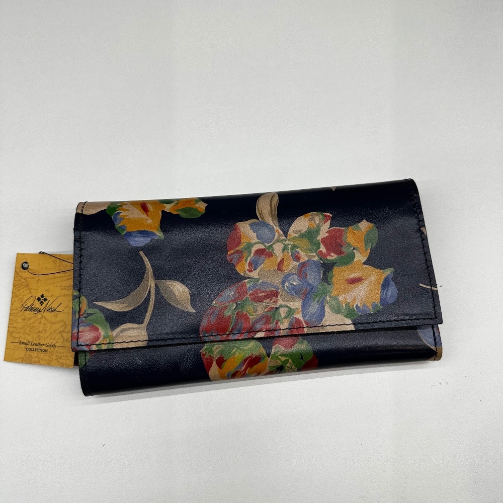Patricia Nash Terresa Wallet in Le Fleur